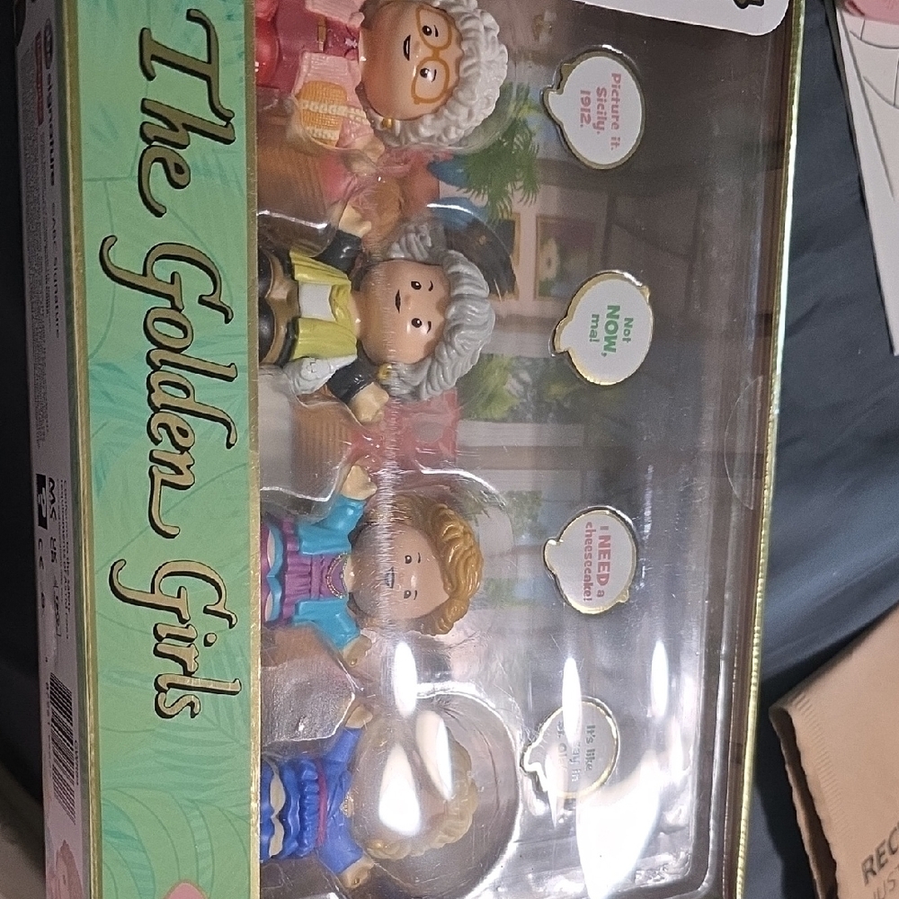 Collectible Figures Set - Multicolor
